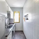 1 Bedroom Lovely In Appartement *