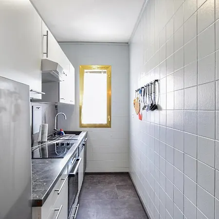 1 Bedroom Lovely In דירה *