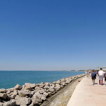 1 Bedroom Lovely In דירה *